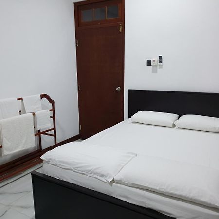 Ice Berg Apartman Dehiwala-Mount Lavinia Kültér fotó