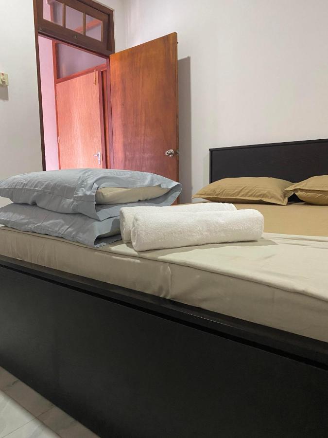 Ice Berg Apartman Dehiwala-Mount Lavinia Kültér fotó