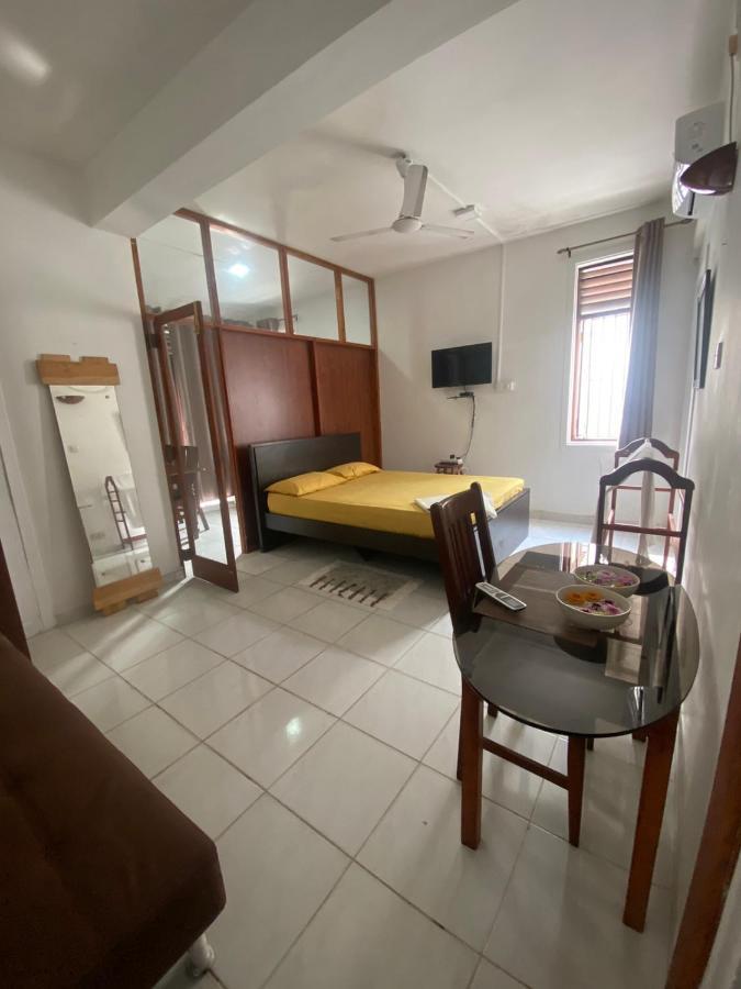 Ice Berg Apartman Dehiwala-Mount Lavinia Szoba fotó