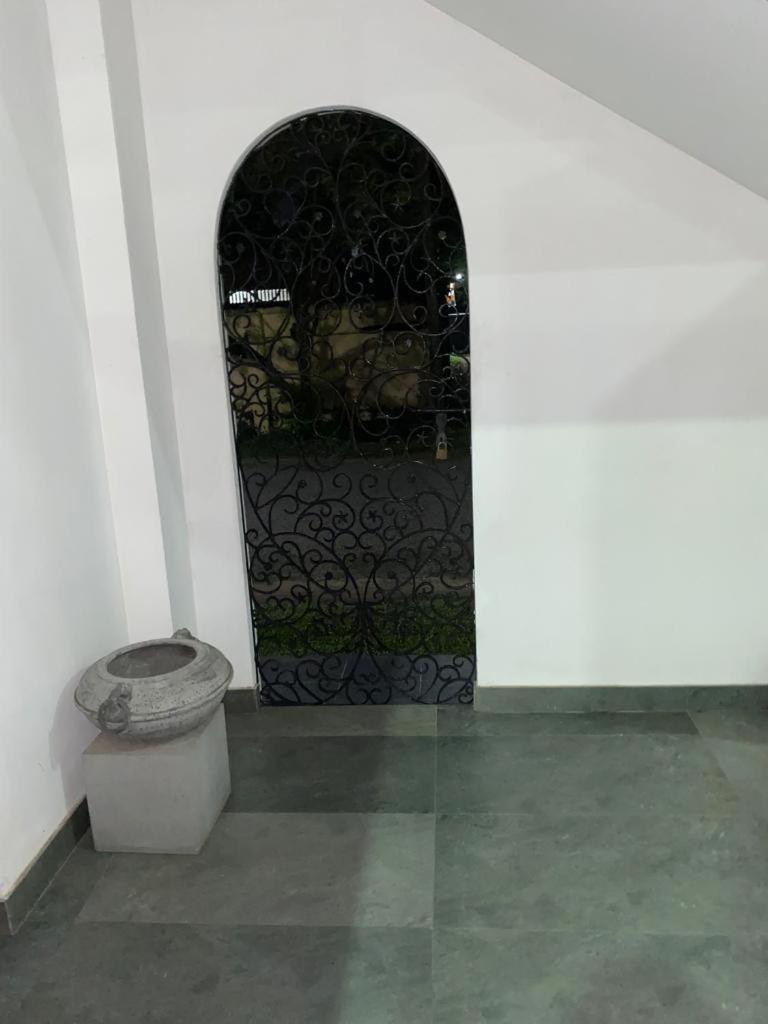 Ice Berg Apartman Dehiwala-Mount Lavinia Szoba fotó