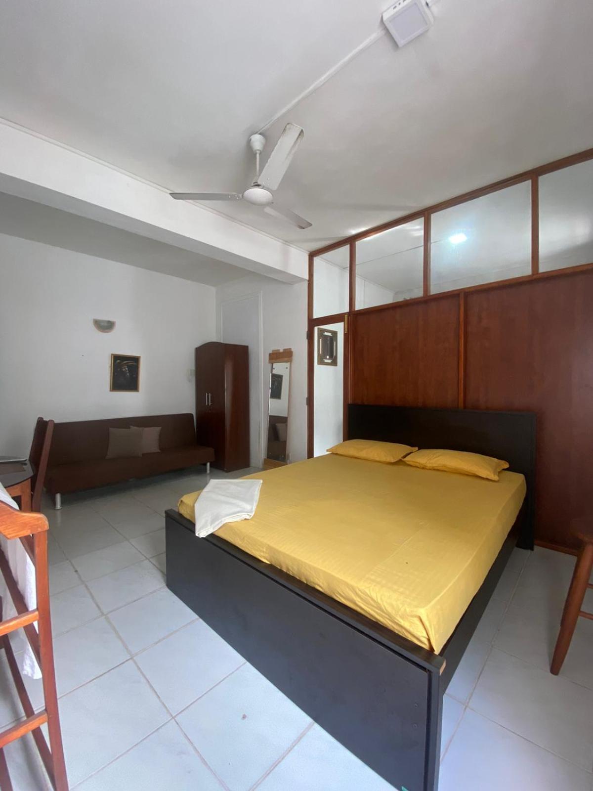Ice Berg Apartman Dehiwala-Mount Lavinia Szoba fotó