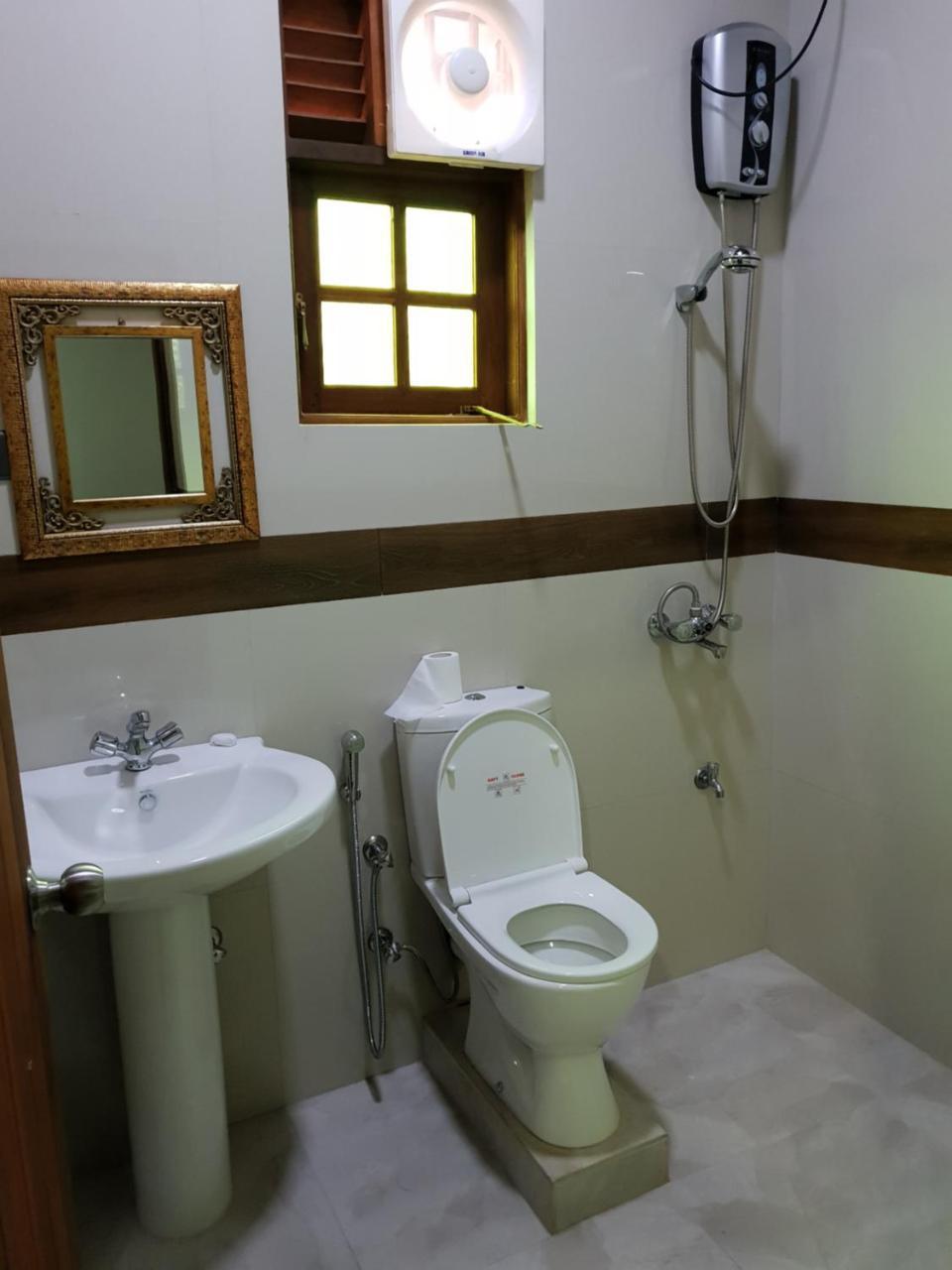Ice Berg Apartman Dehiwala-Mount Lavinia Kültér fotó