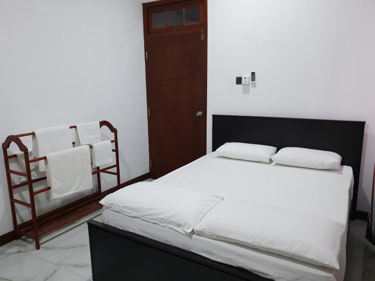 Ice Berg Apartman Dehiwala-Mount Lavinia Kültér fotó