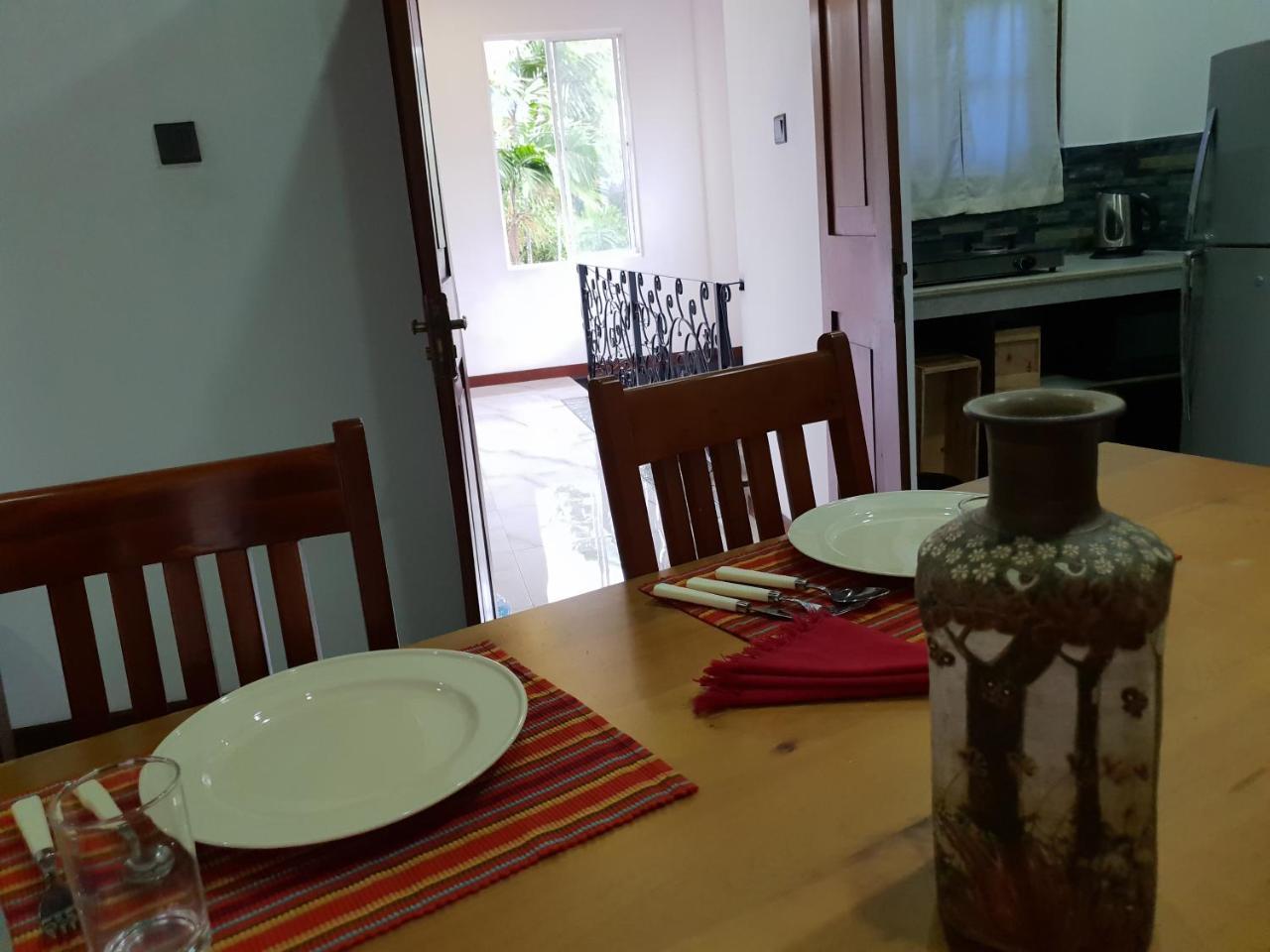 Ice Berg Apartman Dehiwala-Mount Lavinia Kültér fotó