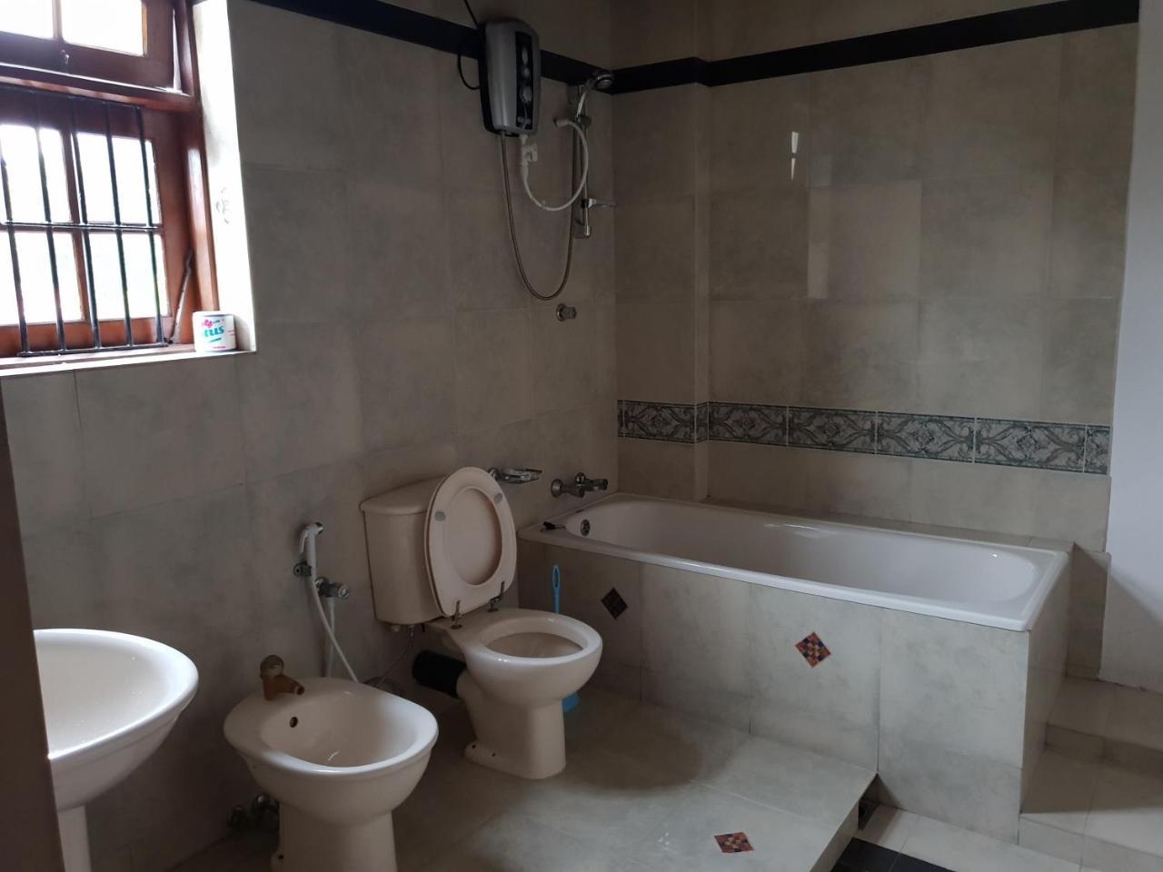 Ice Berg Apartman Dehiwala-Mount Lavinia Kültér fotó