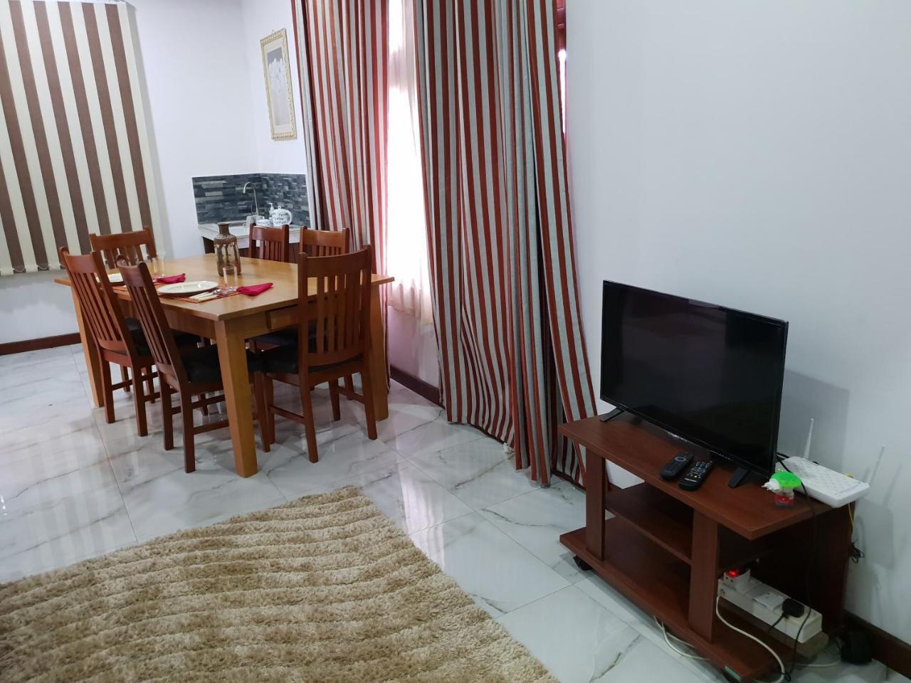 Ice Berg Apartman Dehiwala-Mount Lavinia Kültér fotó