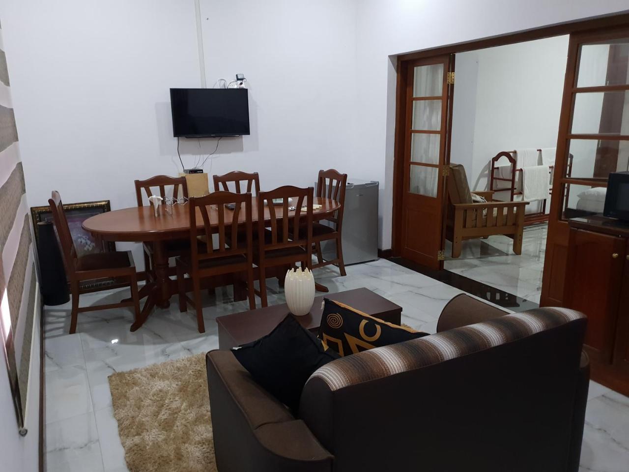 Ice Berg Apartman Dehiwala-Mount Lavinia Kültér fotó