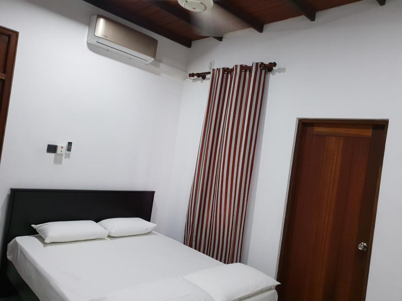 Ice Berg Apartman Dehiwala-Mount Lavinia Kültér fotó
