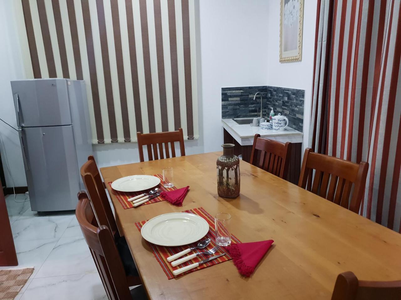 Ice Berg Apartman Dehiwala-Mount Lavinia Kültér fotó