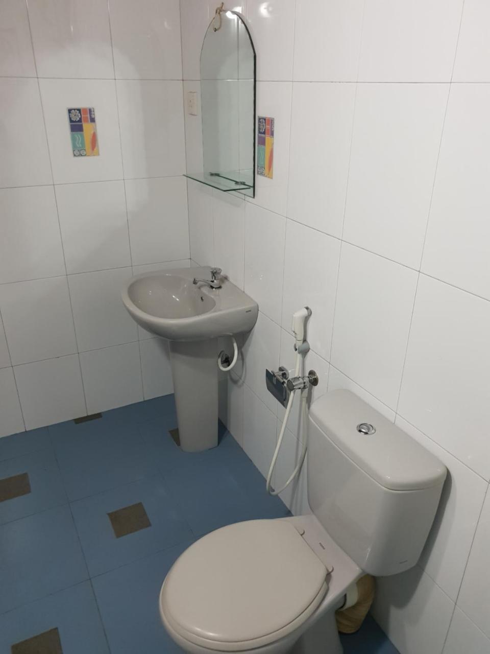 Ice Berg Apartman Dehiwala-Mount Lavinia Kültér fotó