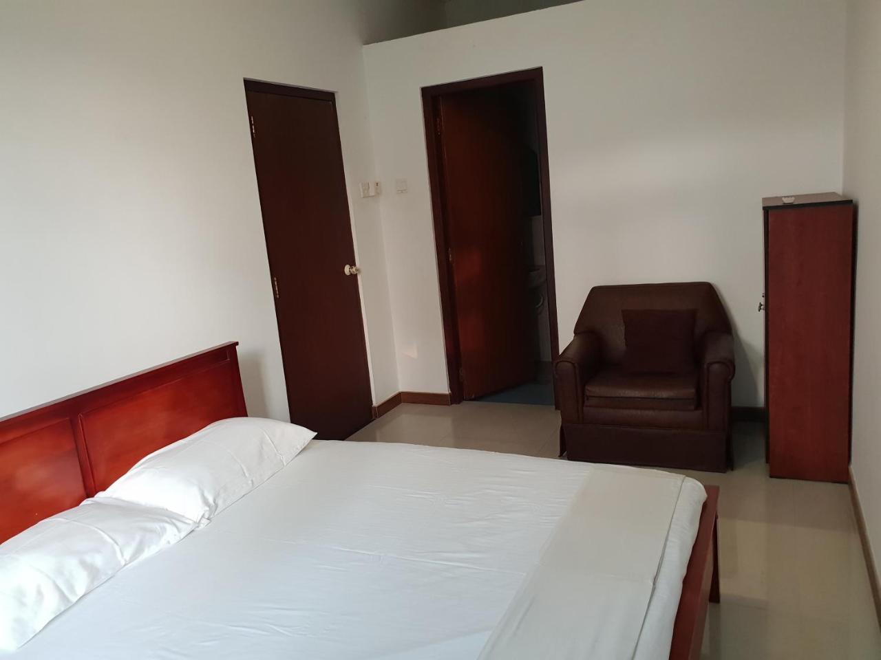 Ice Berg Apartman Dehiwala-Mount Lavinia Kültér fotó