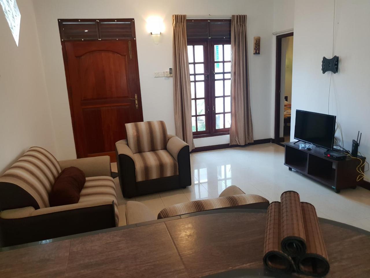 Ice Berg Apartman Dehiwala-Mount Lavinia Kültér fotó